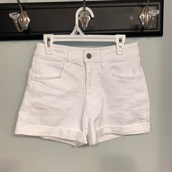 Penn State H&M, NWT, white stretch jean shorts size 2 w/ Penn State We Are! - Picture 6 of 12